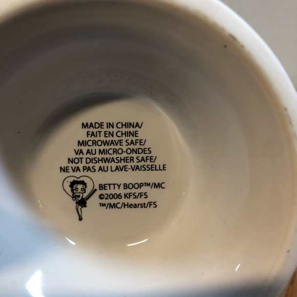 Betty Boop Pedestal Mug 2006 - Picture 8 of 8